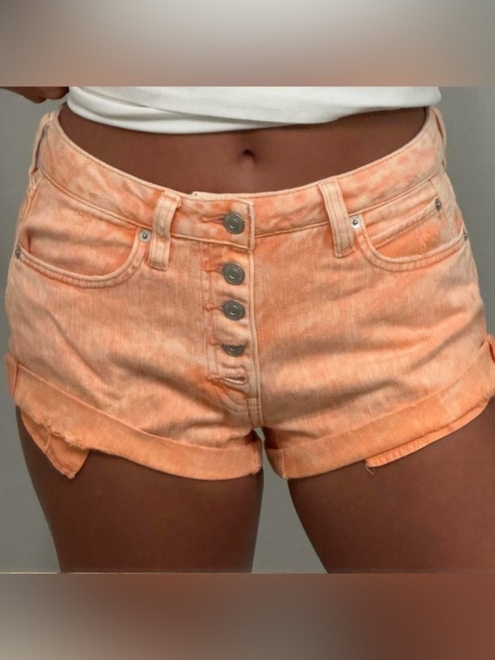 We The Free by Free People Peach colored Denim shorts Buttom Fly Size 28